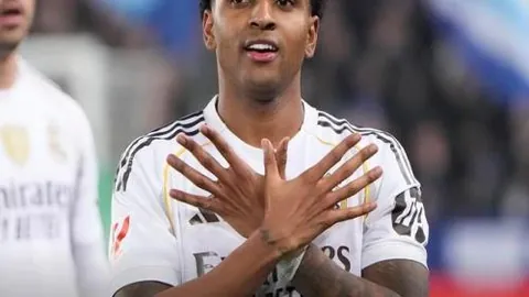 绿军双星闪耀，终结湖人连胜，詹姆斯22分14助难阻败局