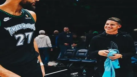 烽火亚冠四连冠冲刺战：淞沪对决，申花能否再创抗日辉煌？