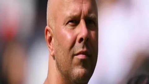 欧文与锡安闪耀，独行侠主场斩鹈鹕，连胜势头强劲启航